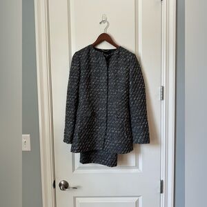 Les Copains 2-piece button down suit jacket and skirt.  size 40. (U.S. 4).